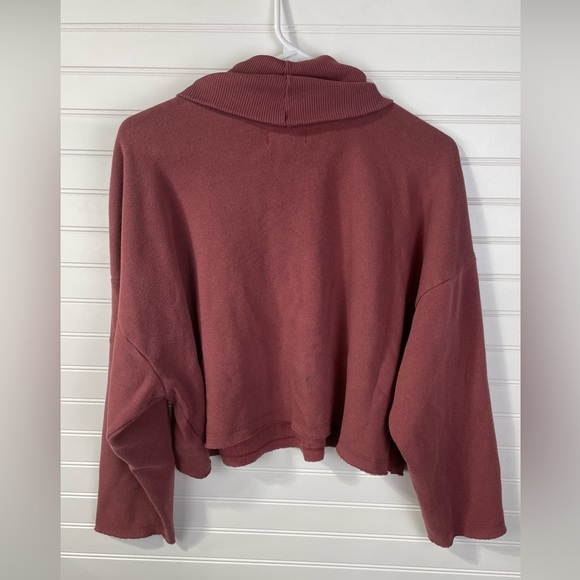 American Eagle Pink Cropped Turtlenecks XS Womens - Picture 5 of 5